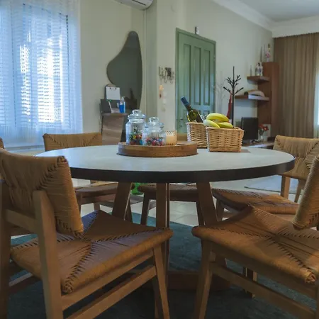 Marvic House * Exaplatanos