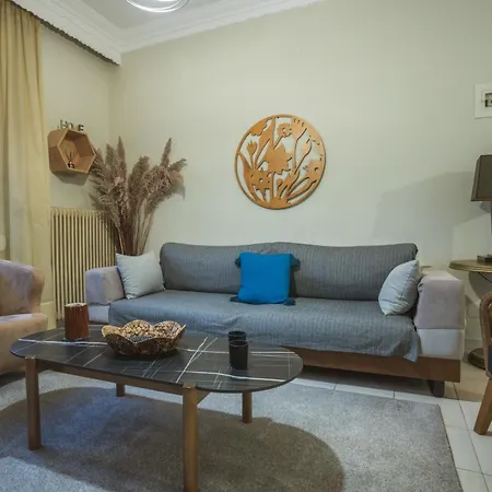 Marvic House Дом отдыха Exaplatanos