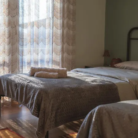 Marvic House Exaplatanos