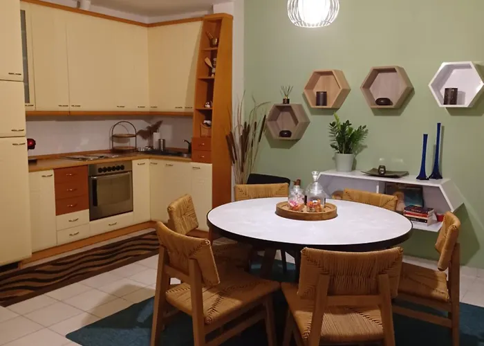 Marvic House 度假居 *